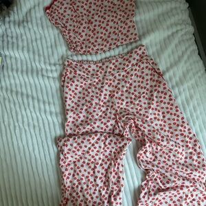 Strawberry Print Women’s Capri Set